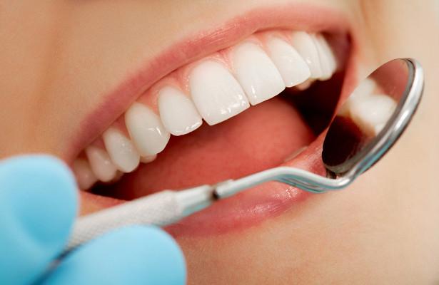 Ученые предложили альтернативу зубным пломбам