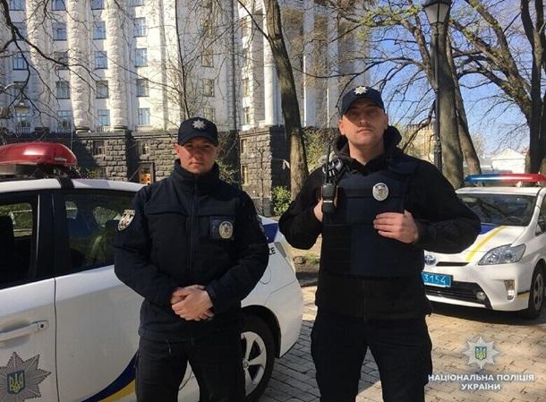 В Киеве усилили меры безопасности в правительственном квартале (ФОТО)