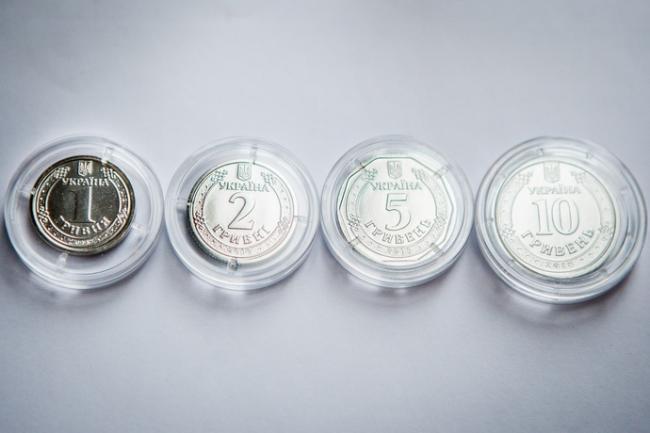 В Украине вводят в обращение новые монеты