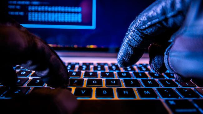 Хакеры заразили 500 тыс устройств и планируют кибератаку на Украину