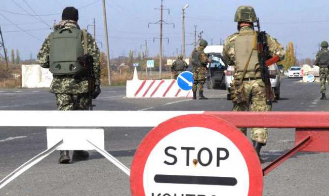 На пропускном пункте "Майорск" на Донбассе ввели "красный режим" из-за обстрела боевиков