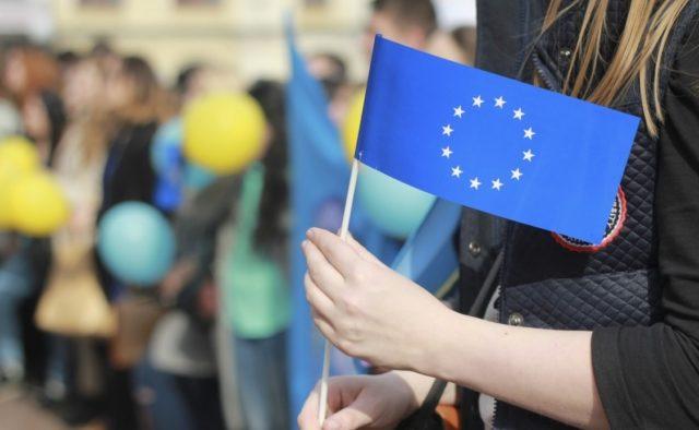 Украина отчитается, как выполняет условия "безвиза" с ЕС