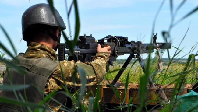 Сутки на Донбассе: новые провокации террористов, ВСУ идут без потерь