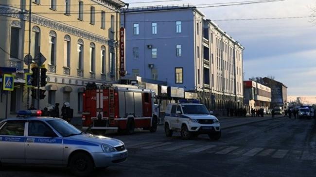 17-летний юноша устроил взрыв у здания ФСБ в России
