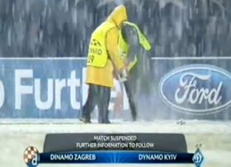 Матч Лиги Чемпионов между «Динамо» (Загреб) и «Динамо» (Киев) остановили из-за снега