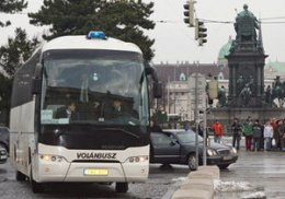 Австрия: водитель автобуса вернул пенсионерке забытые ею 390 тысяч евро