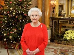 Королева Елизавета II впервые обратится к своей нации в 3D-формате