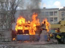 Два человека сгорели заживо в строительном вагончике