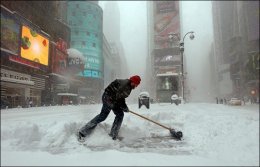 Морозы и снегопады в Европе уносят жизни людей
