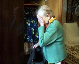 Под предлогом вручения новогодних подарков, мошенницы обманывают людей