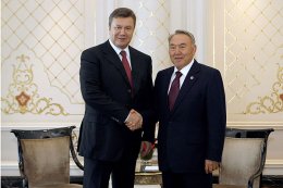 Янукович поздравил казахов с 21-й годовщиной независимости Республики