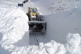 Жители Западной Украины оказались в снежной блокаде