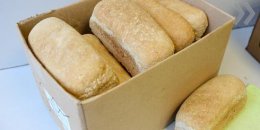 Жители Львовщины продавали замерзающим водителям хлеб по 20 гривен