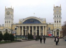 Харьковский вокзал заминирован. Шантажист требует $100 тыс.