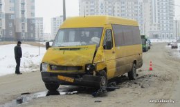 Во Львове пьяный подросток похитил маршрутное такси и попал в ДТП