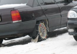 Автомобилистам на заметку: как не буксовать зимой (ФОТО)