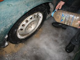 Автомобилистам на заметку: как не буксовать зимой (ФОТО)