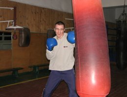 Виктор Аксютин: «Бокс развивает качества воина» (ФОТО) Виктор Аксютин: «Бокс развивает качества воина» (ФОТО)