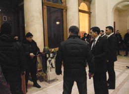 Охранник Костусева эмоционально общается со свободовцами (ВИДЕО)