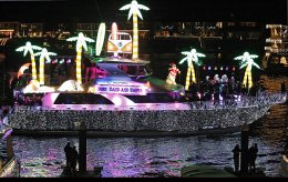 Праздничные световые инсталляции со всего мира (ФОТО)