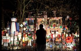 Праздничные световые инсталляции со всего мира (ФОТО)