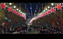 Праздничные световые инсталляции со всего мира (ФОТО)