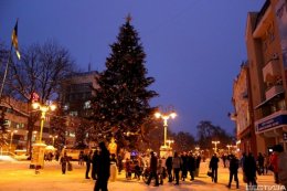 В Новогоднюю ночь задавили людей возле елки