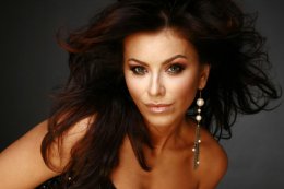 Россияне выбрали самой красивой женщиной России украинку