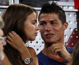 Подружка Роналду разделась для рекламы купальников (ФОТО)