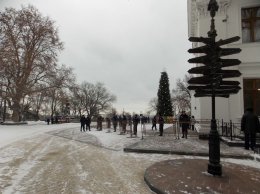 Одесскую мэрию оцепила милиция (ФОТО)