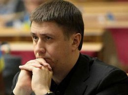 Вячеслава Кириленко свалили на парламентскую елку (ВИДЕО)