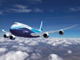 Очередная поломка "самолета мечты": треснуло стекло в кабине пилотов