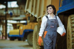 Регионалы выпустили новогодний календарь со своими секретаршами (ФОТО)