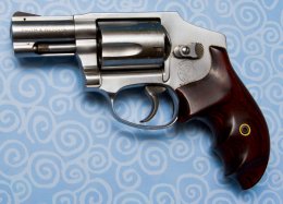 Девушка случайно нажала на курок и убила брата