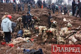Оползень сравнял с землей китайскую деревню
