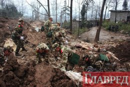 Оползень сравнял с землей китайскую деревню