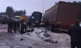 Кровавое ДТП на трассе Киев-Чоп. Погибли 4 человека (ФОТО+ВИДЕО)