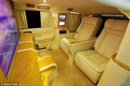 Автолюбитель сделал из своего внедорожника броневик (ФОТО+ВИДЕО)