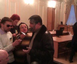 Женщину, облившую зеленкой нардепов, могут посадить на 15 суток