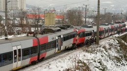 Растет число пострадавших от столкновения поездов в Вене (ФОТО)