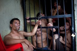 В Венесуэле бунт в тюрьме. Погибли полсотни человек