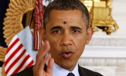 Обаму "пометила" черная жирная муха (ВИДЕО)