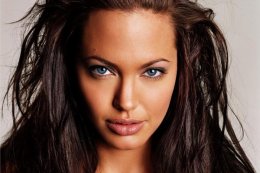 Анджелина Джоли облюбовала лифтинг от графа Дракулы