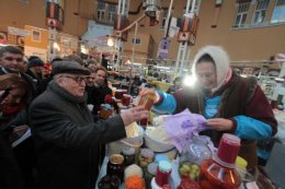Жириновскому так понравилась квашеная капуста, что он отправился за ней на рынок (ФОТО)