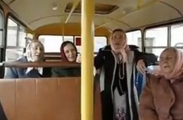 Песня про «Лисапед» украинских бабушек набирает популяронсть на Youtube (ВИДЕО)