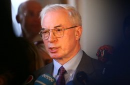 Азаров просит СМИ не отвлекать от работы своей необоснованной критикой