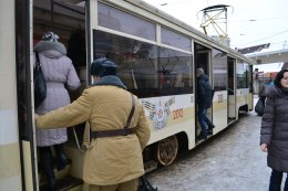 В честь 70-летия Сталинградской битвы по Харькову курсировал трамвай с портретом Сталина (ФОТО)