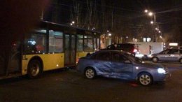 Возле “Академгородка” крупное ДТП парализовало движение