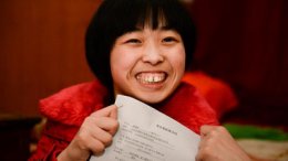 Больная ДЦП 25-летняя жительница Сингапура покорила сеть своими романами