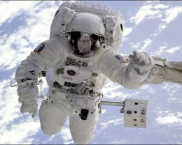 Если очень захотеть, можно в космос полететь